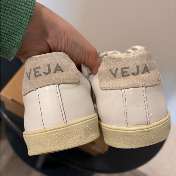 Veja Sneakers - Picture 8 of 10